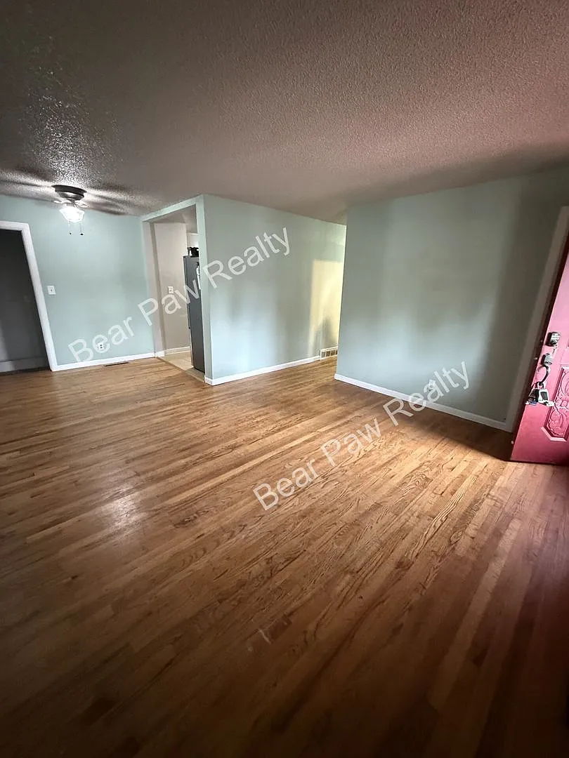 116 King Ct — Photo 4