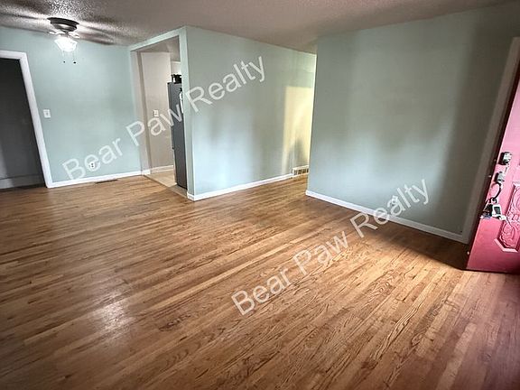 4th image of 116 King Ct
