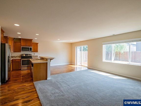 3rd image of 2952 Persimmon Way NW