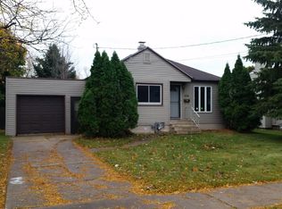 125 Elm St, Combined Locks, WI 54113