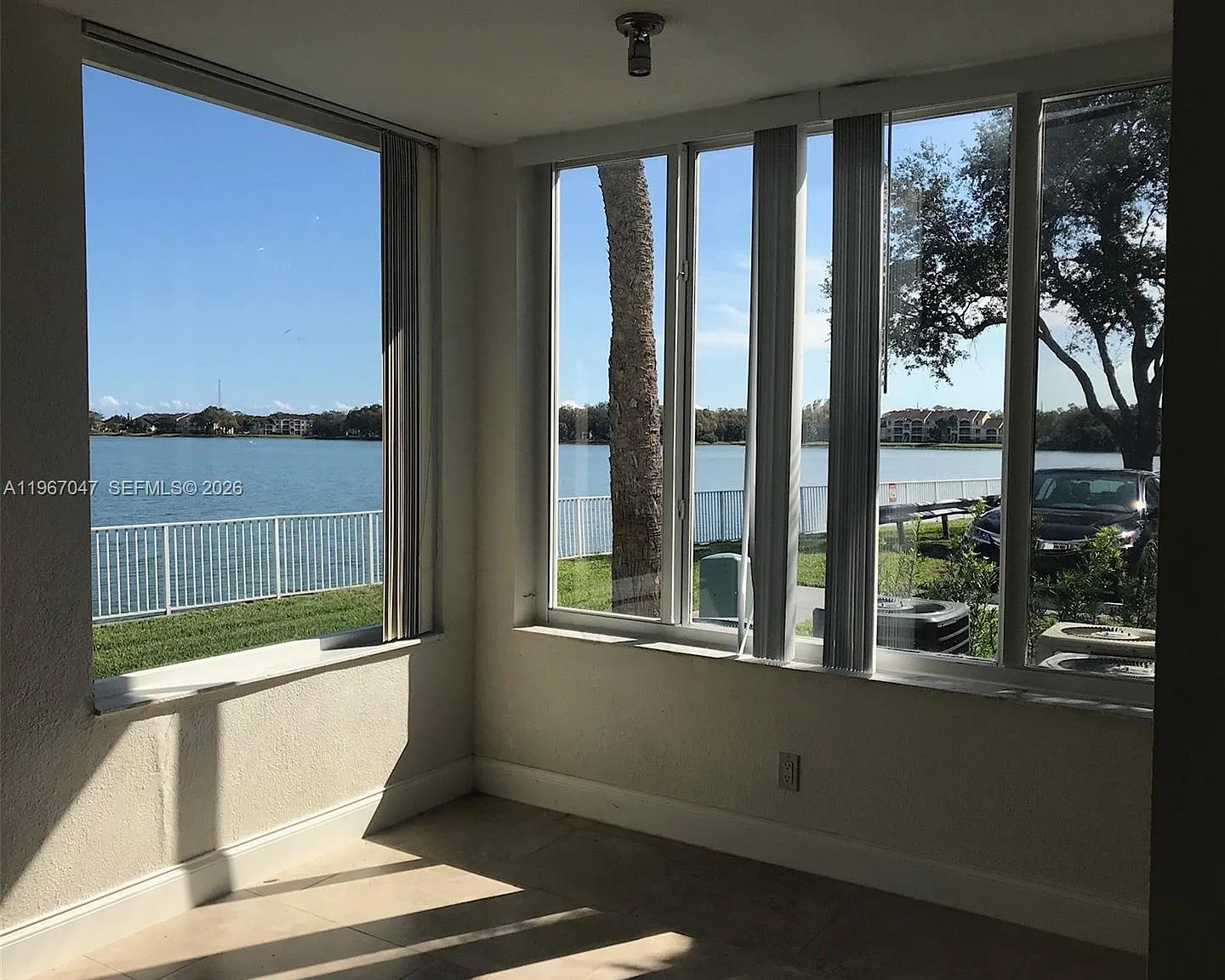 2 bed, 1038 sqft, $2,425 — Photo 1