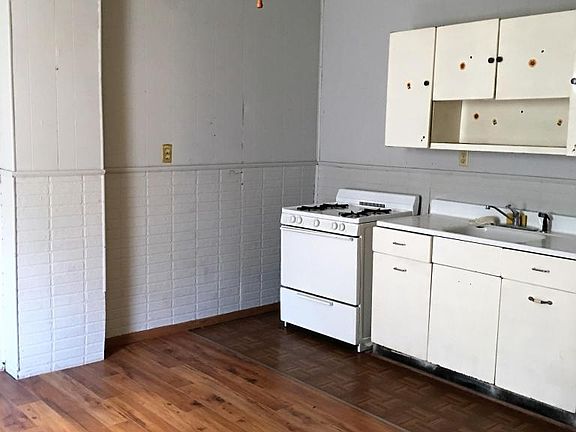 4th image of 831 S 20th St