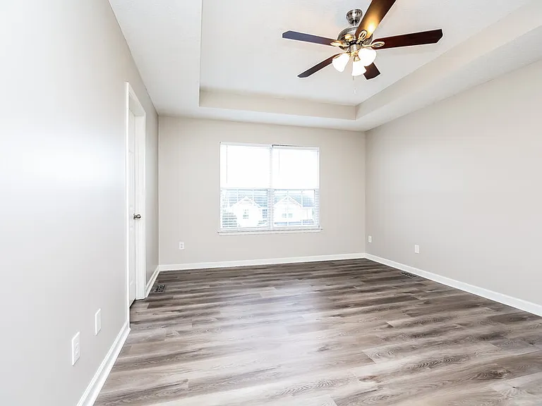 165 Claybrook Ln — Photo 11