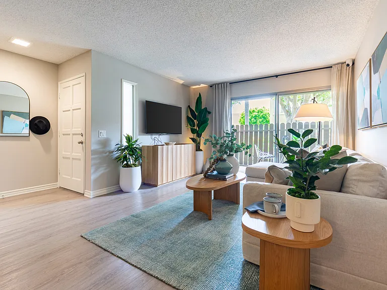 CASA GRANDE APARTMENT HOMES — Photo 20
