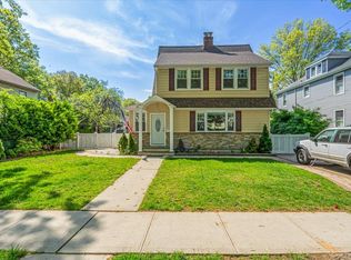 264 Bryant Ave, Floral Park, NY 11001