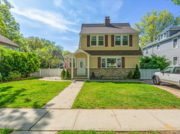 264 Bryant Avenue, Floral Park, NY 11001