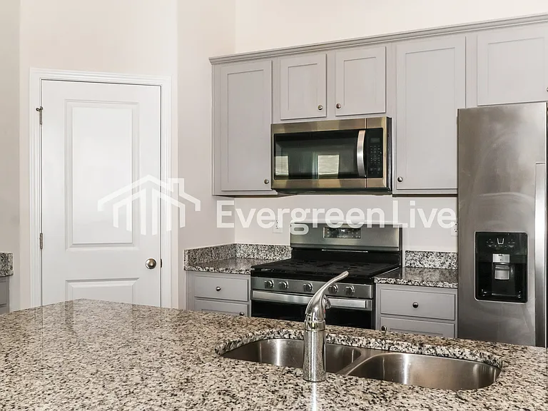 2244 Courtina Way — Photo 6