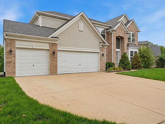 2nd image of 906 Blue Ridge Dr