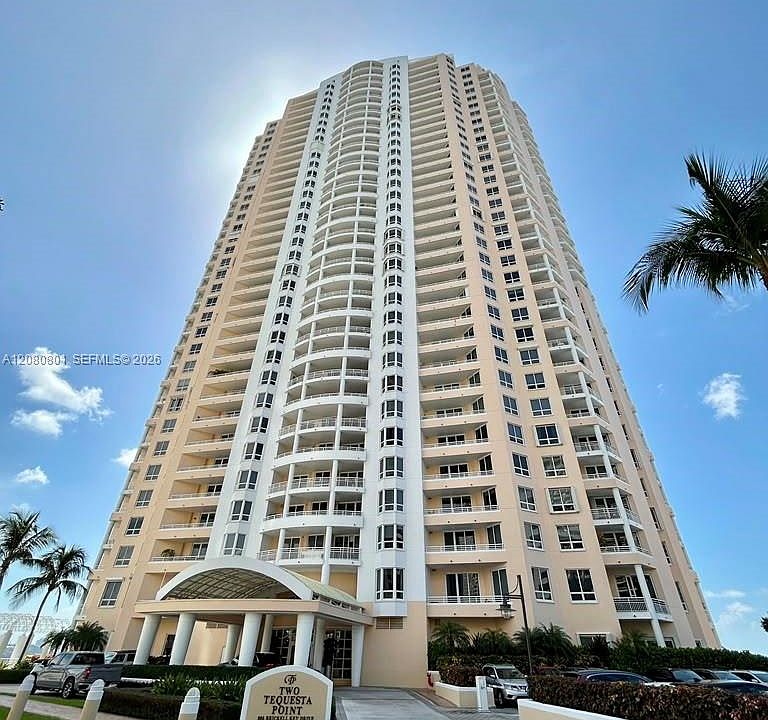 1st image of 808 Brickell Key Dr APT 404