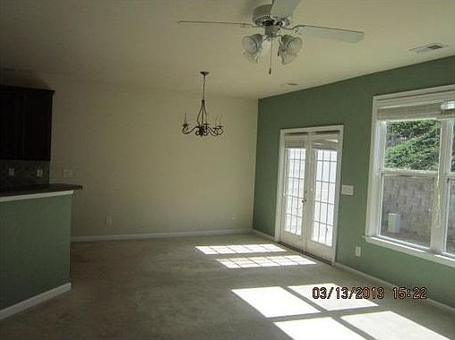 3rd image of 33 Jekyll Dr