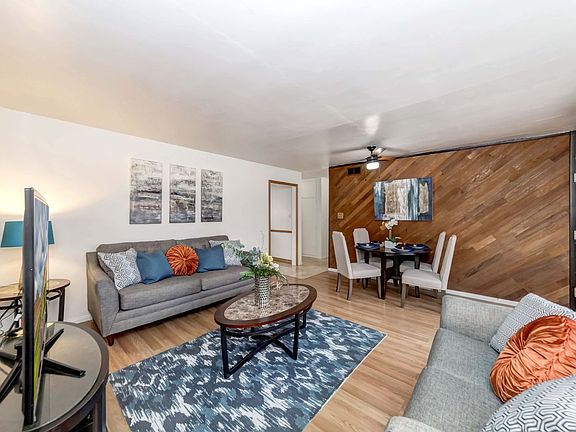 5th image of 15227 Midcrest Dr