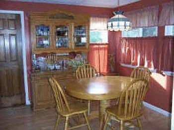 3rd image of 6 Hanningfield Cir