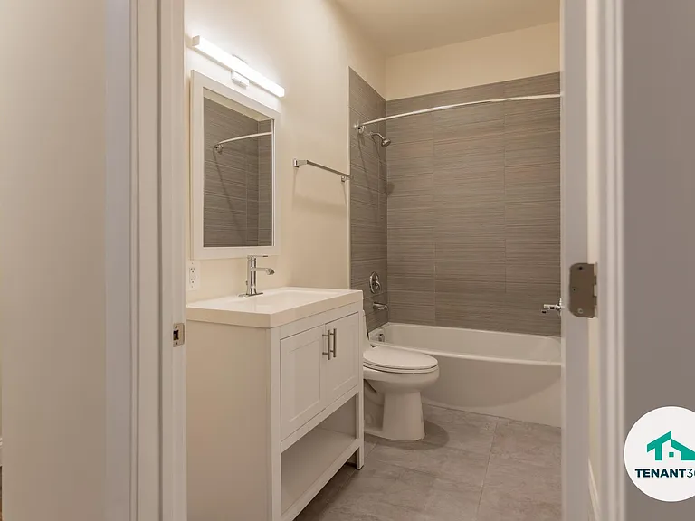8 E Fayette St #403 — Photo 5