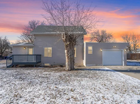1412 E Russell St, Sioux Falls, SD 57103