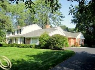 775 E Valley Chase Rd, Bloomfield Hills, MI 48304