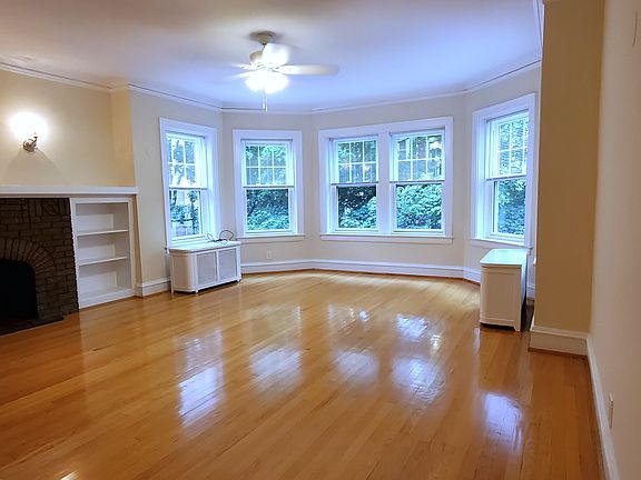 3rd image of 2305 W Arthur Ave #2