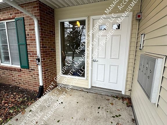 2nd image of 3172 Windcrest Dr NE