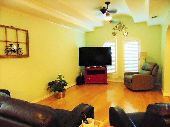 4th image of 7513 N 30th St