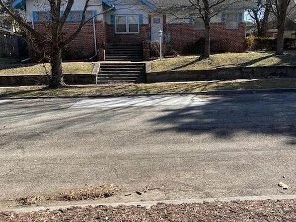 319 N Moffet Ave, Joplin, MO 64801