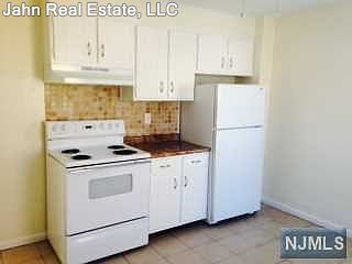 2nd image of 105 Carol St