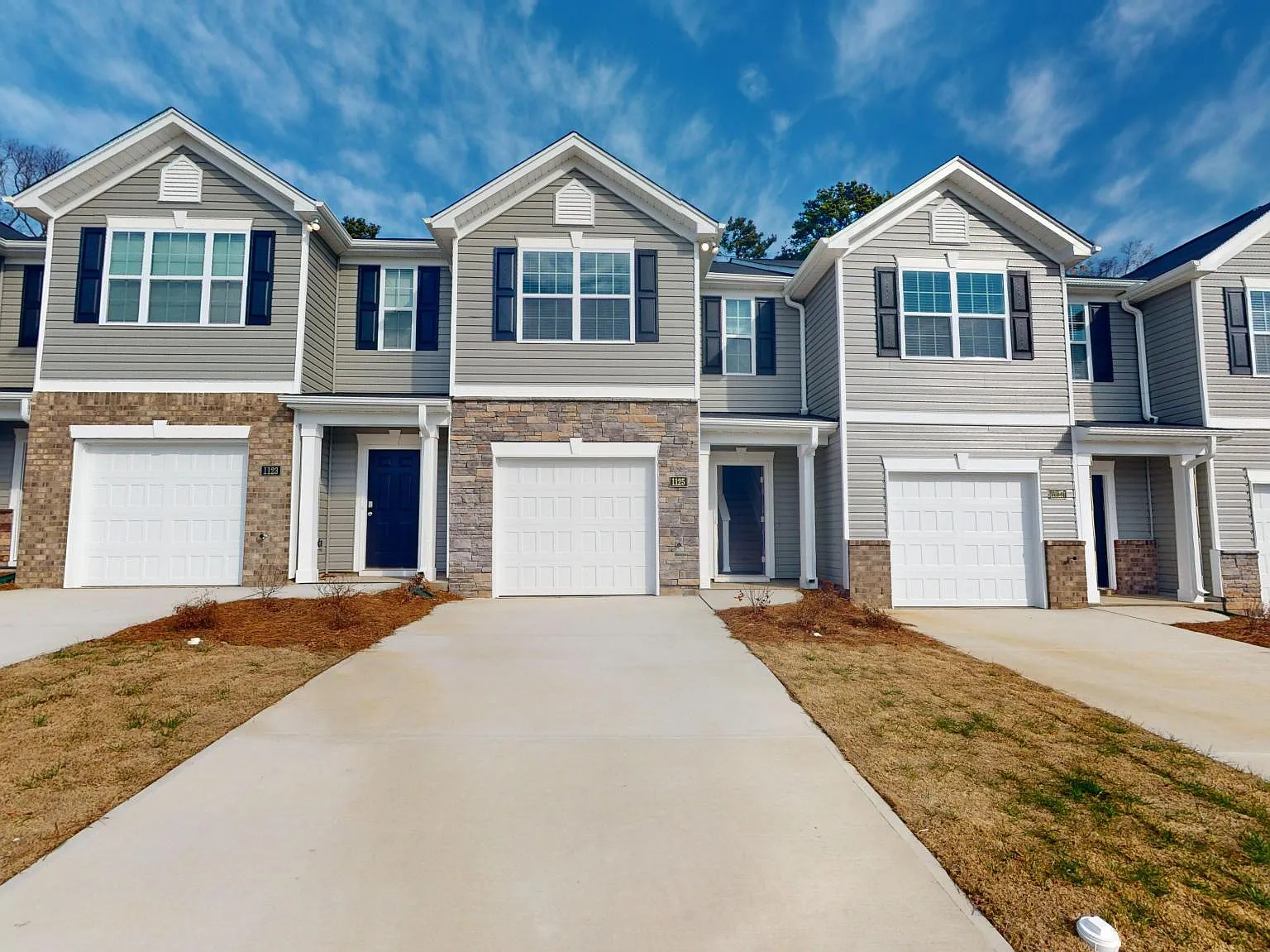 1139 Evelynnview Ln — Photo 1