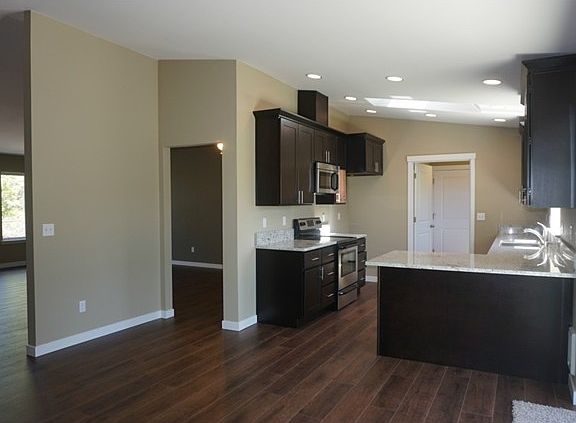 5th image of 1058 Alder Ave #A