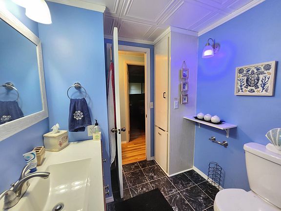 5th image of 249 Jasper St Lot 126
