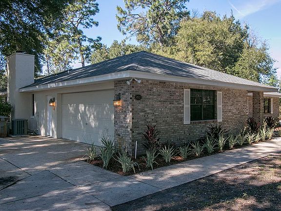 3rd image of 452 Palm Springs Dr