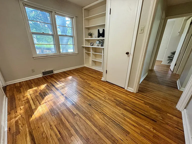 100 Norfolk Rd — Photo 21