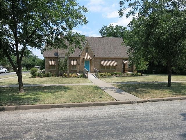 1st image of 801 Amarillo St
