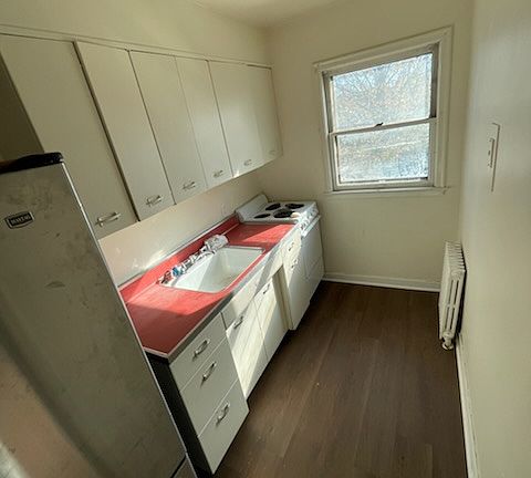 2nd image of 97 Orme St E APT 201