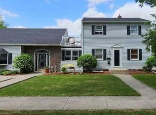 916 S 9th St, Grand Forks, ND 58201