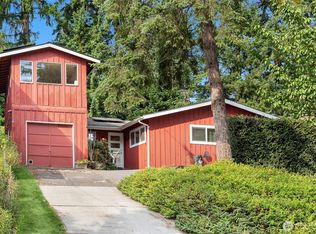 2020 NE 102nd St, Seattle, WA 98125