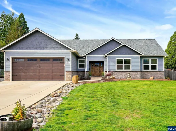 1151 SE 4th Ave, Mill City, OR 97360