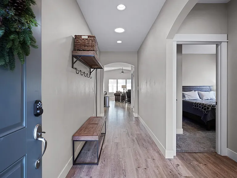 2247 NE Indigo Ln — Photo 4