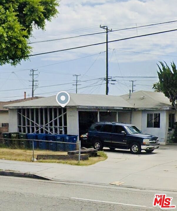 2nd image of 4914 W El Segundo Blvd