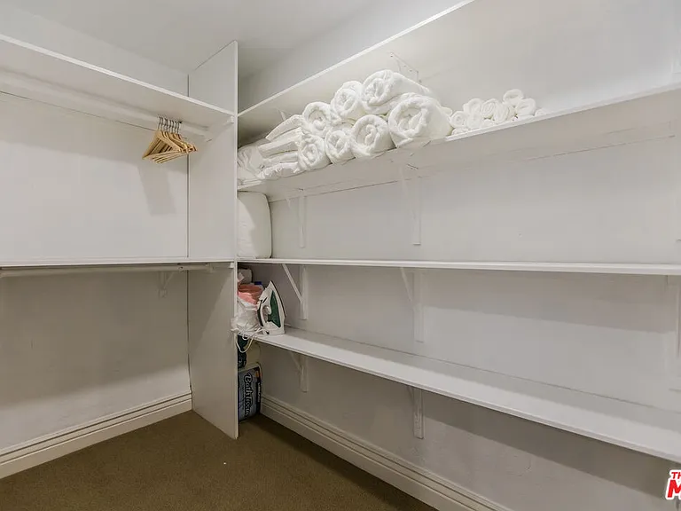 4407 Irvine Ave — Photo 28