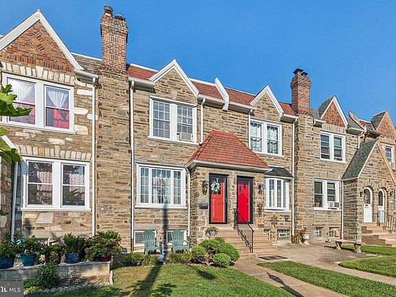 3rd image of 3417 Oakmont St