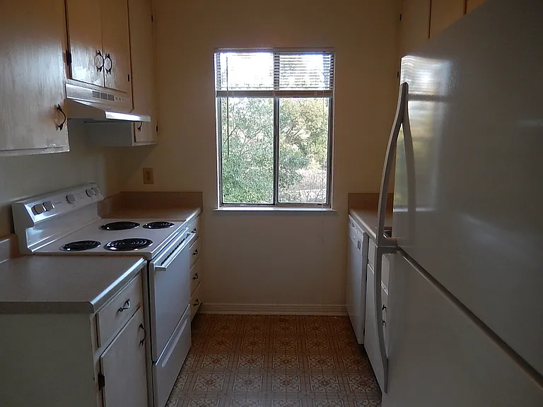 1802 Salmon Dr — Photo 3