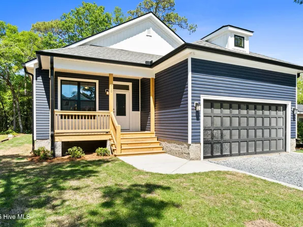 215 NE 37th Street, Oak Island, NC 28465