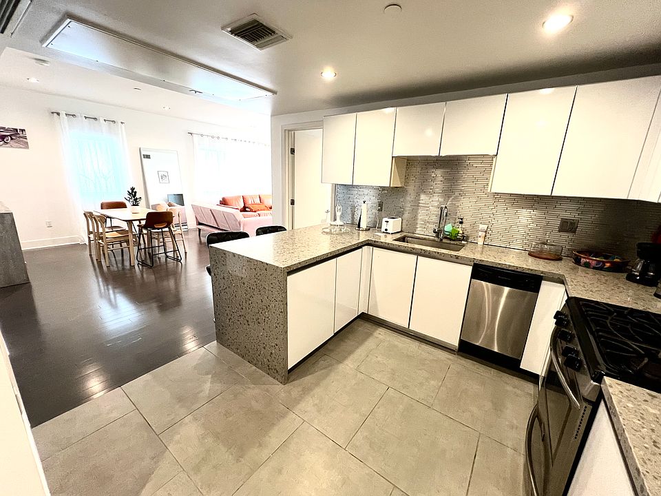 1st image of 1730 Sawtelle Blvd APT 306