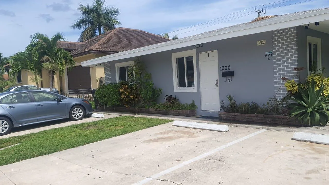 2 bed, 750 sqft, $2,000 — Photo 1