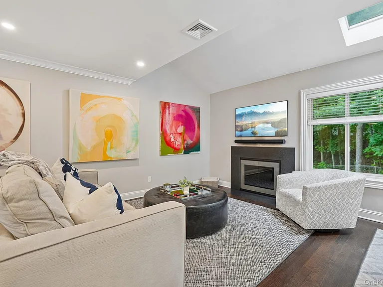 159 Birchwood Close — Photo 4