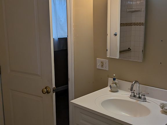 4th image of 2963 Merced St