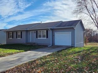 2005 Stacy Rd, Harrisonville, MO 64701