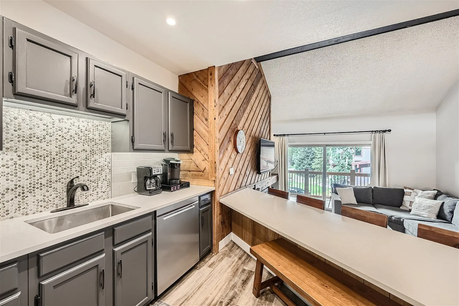 3 bed, 1100 sqft, $6,995 — Photo 3