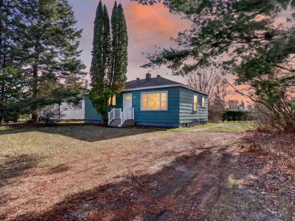 908 Clover Ln, Grand Rapids, MN 55744