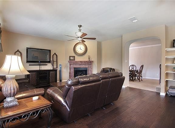 4th image of 3401 Meridian Dr