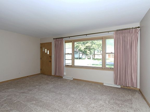 5th image of 120 N Hickory Ave