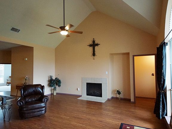 2nd image of 121 Joyce Dr